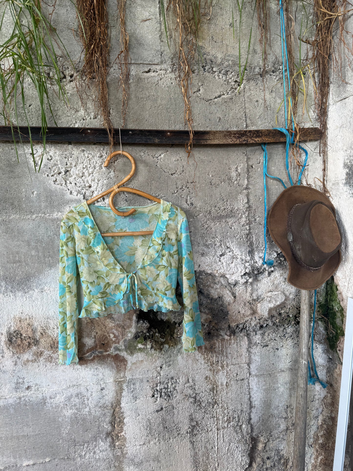 Mesh tie top