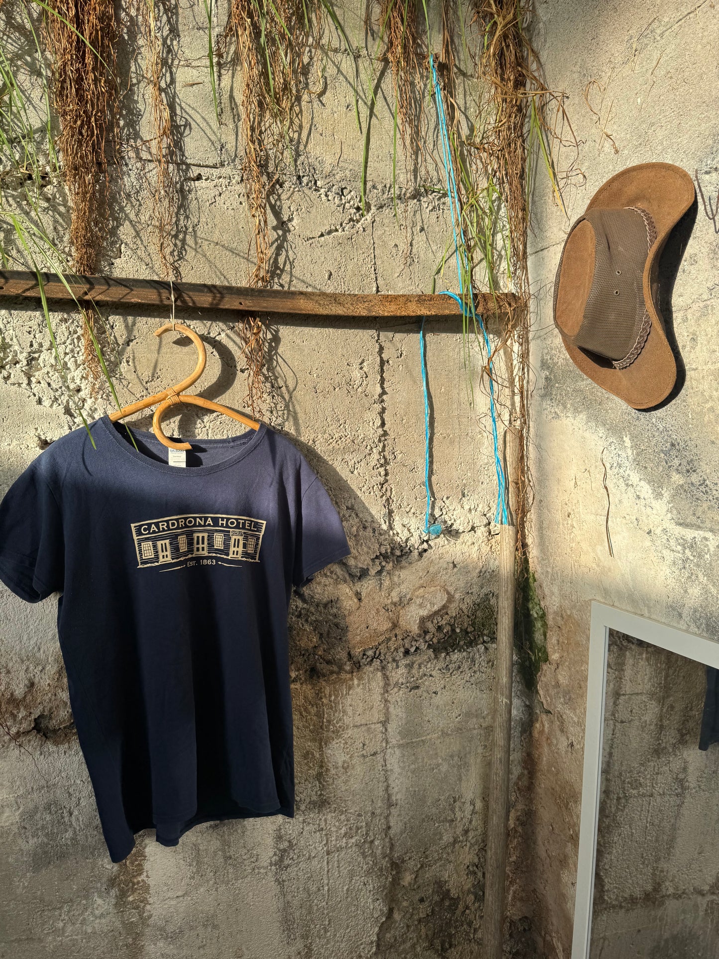 Cardona Hotel tee