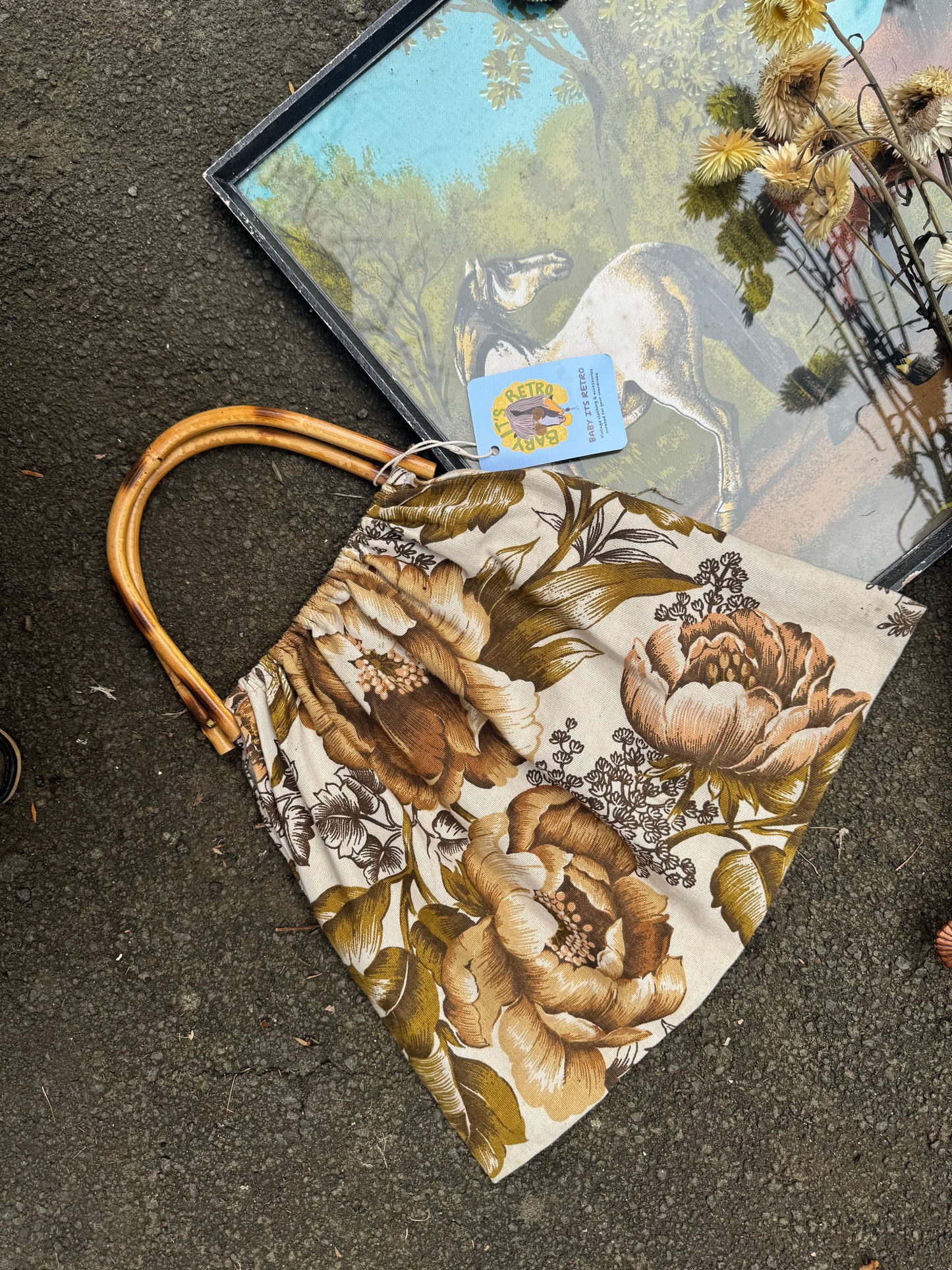 Vintage bag with cane strap
