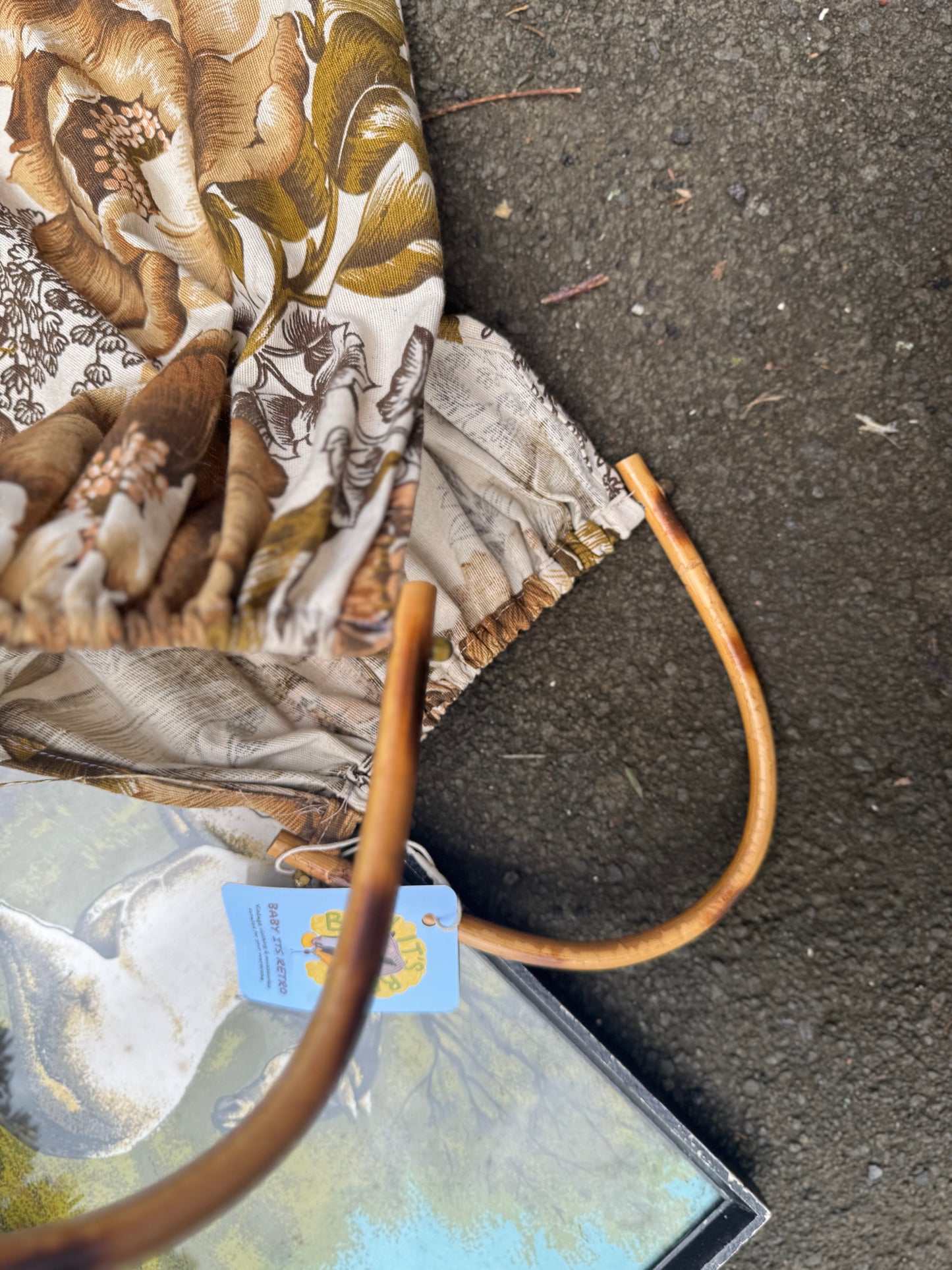 Vintage bag with cane strap