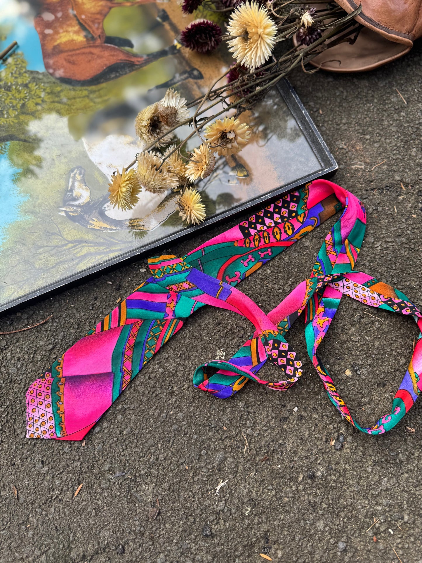 Funky vintage tie