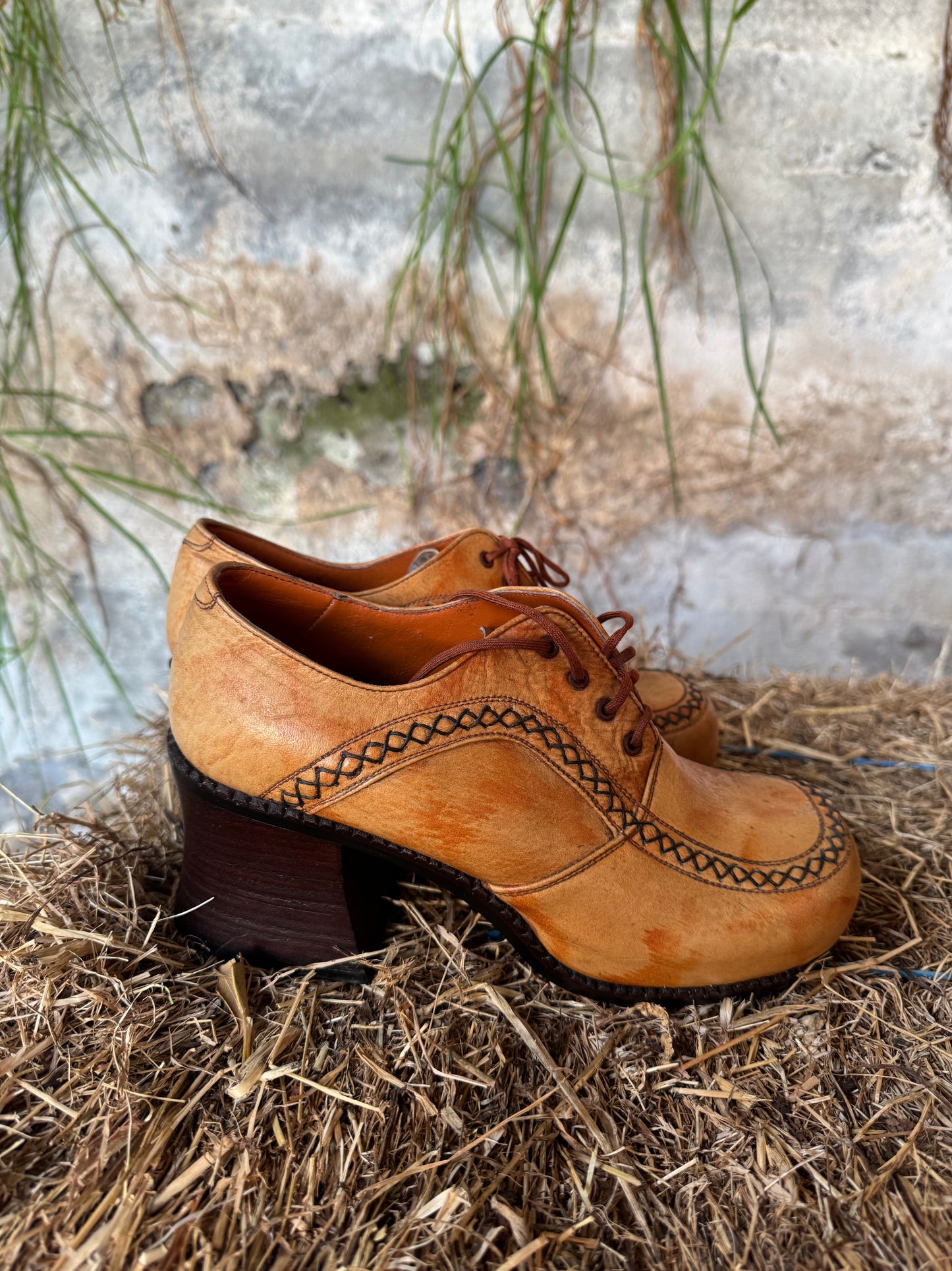 Vintage 1960-1970s leather shoes