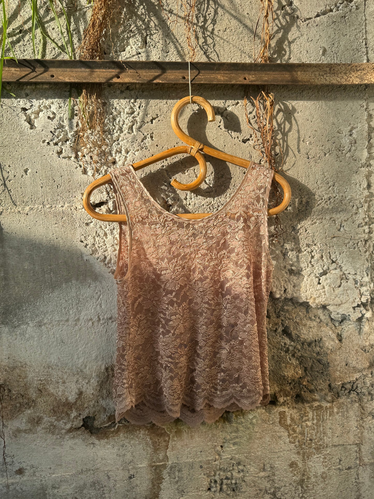 90s lace singlet scalloped trim