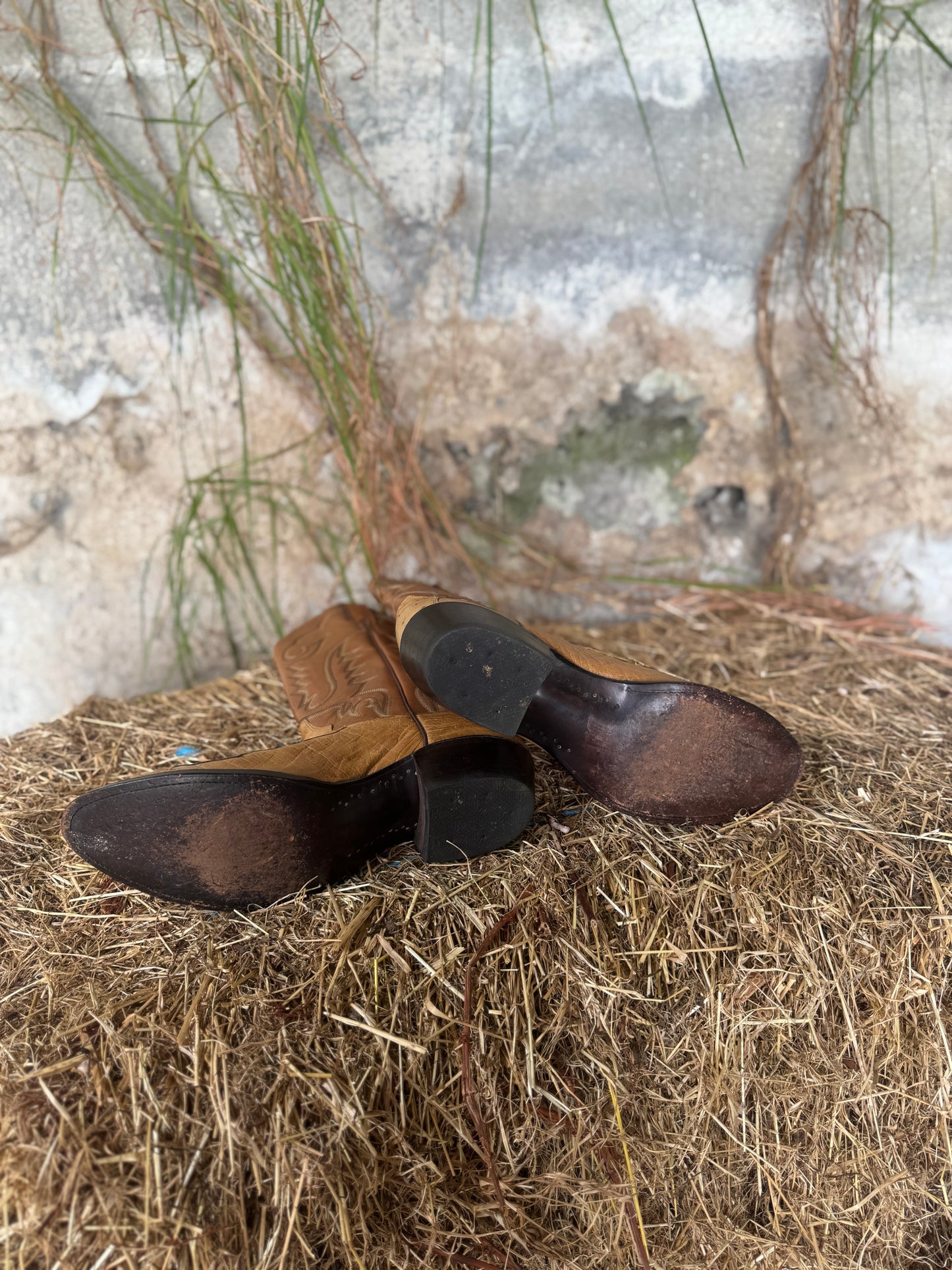 Vintage Justin leather cowboy boots (ostrich leather detail)