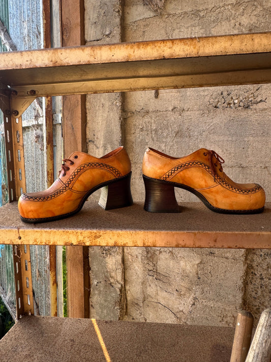 Vintage 1960-1970s leather shoes