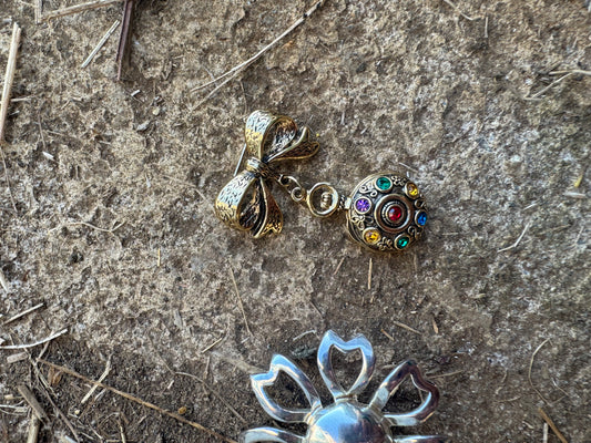 Vintage bow brooch & locket