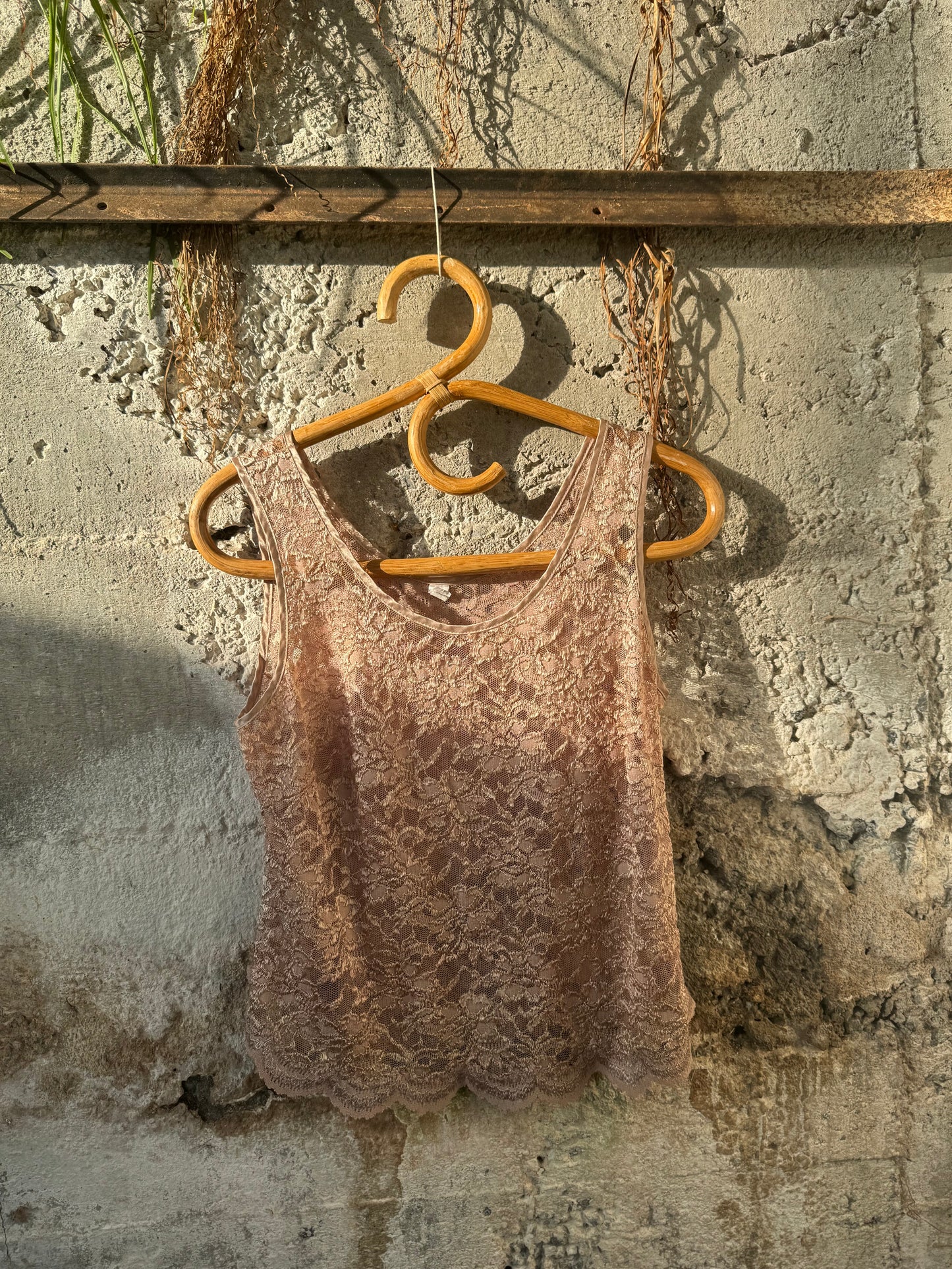 90s lace singlet scalloped trim